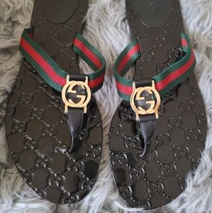 Gucci

Women's GG Thong Sandals